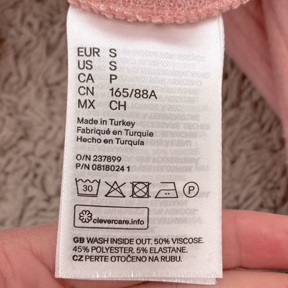 H&M soft pink sweater. - Picture 2 of 2